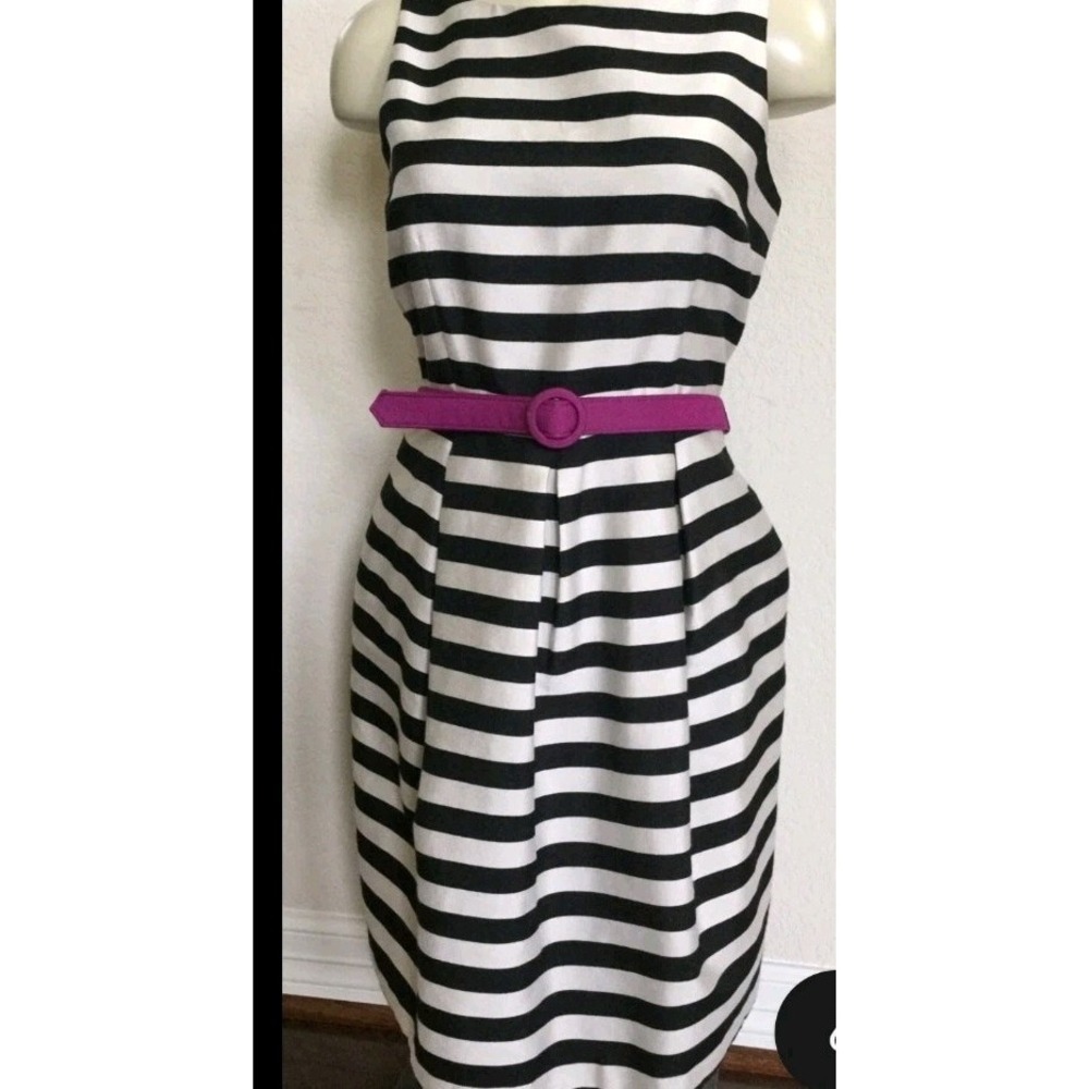 White House Black Market dress Size 0 Off White and Black Stripes Pockets Beauty
